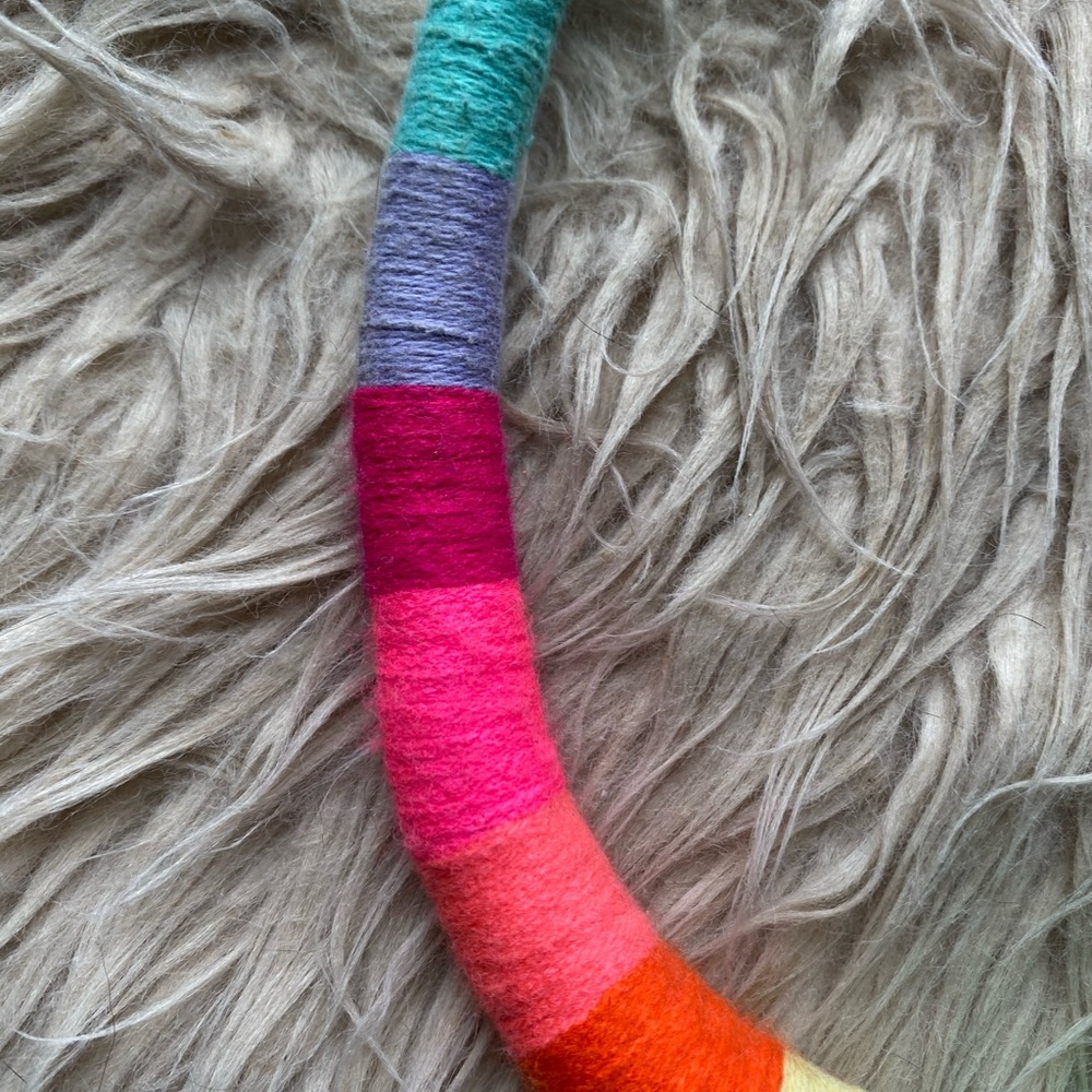 Color Blocking Necklace - Picture 3 of 3